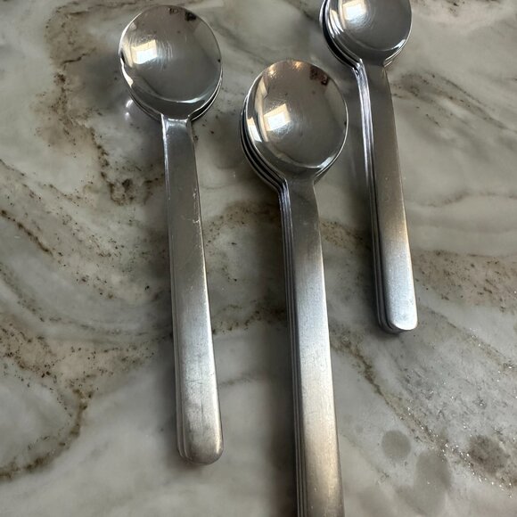 Vintage Towle Lauffer Stainless Steel Flatware Set – 9 Din Knives & 8 Soup Spoon - Picture 3 of 4